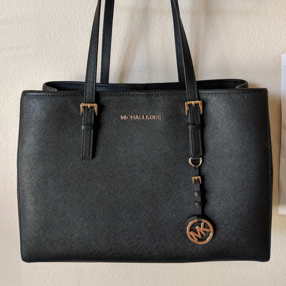 SOLD 🚫 Michael Kors East-West travel tote (large)